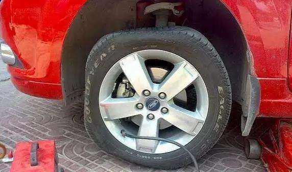 轮胎扎过几次钉子需要更换,汽车轮胎经常扎钉子换什么轮胎好