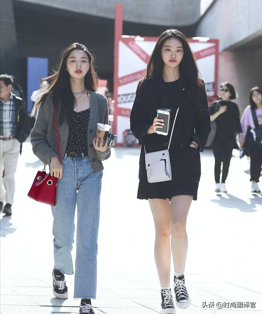 韩国女生街拍穿衣打扮,韩国美女穿个性衣服走秀