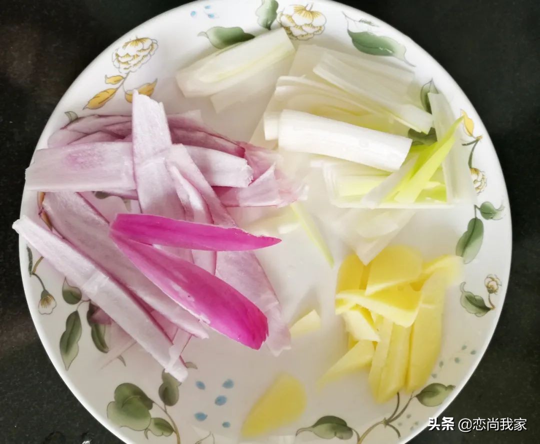 快过年了给家人做什么手工,在家烤羊肉串怎么做没有膻味儿