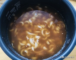 电饭锅肉皮冻家常做法,用电饭锅做肉皮冻的家常做法