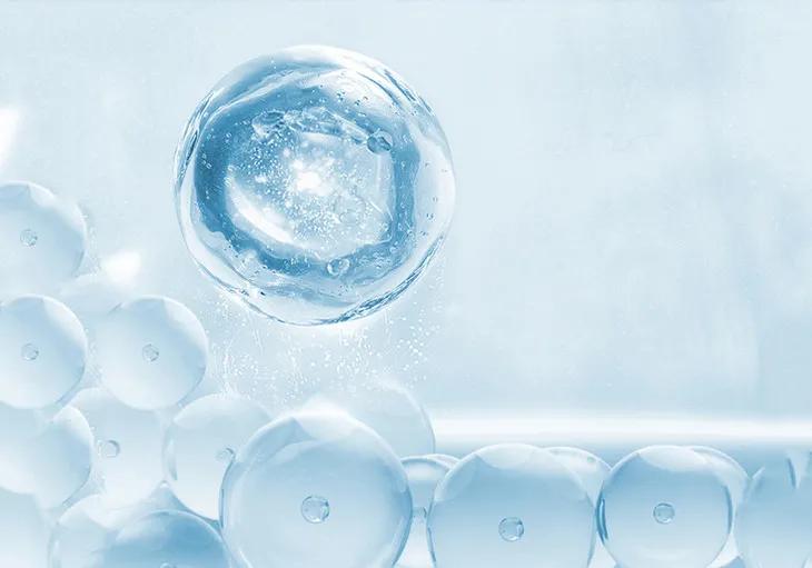 眼部保养重在“润”，用它一喷好舒服！细纹都慢慢膨了起来