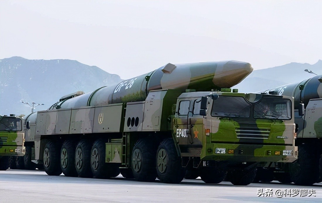 第10次闯台海，美军朝自己大腿开了一枪，然后问中国：你怕了吗？