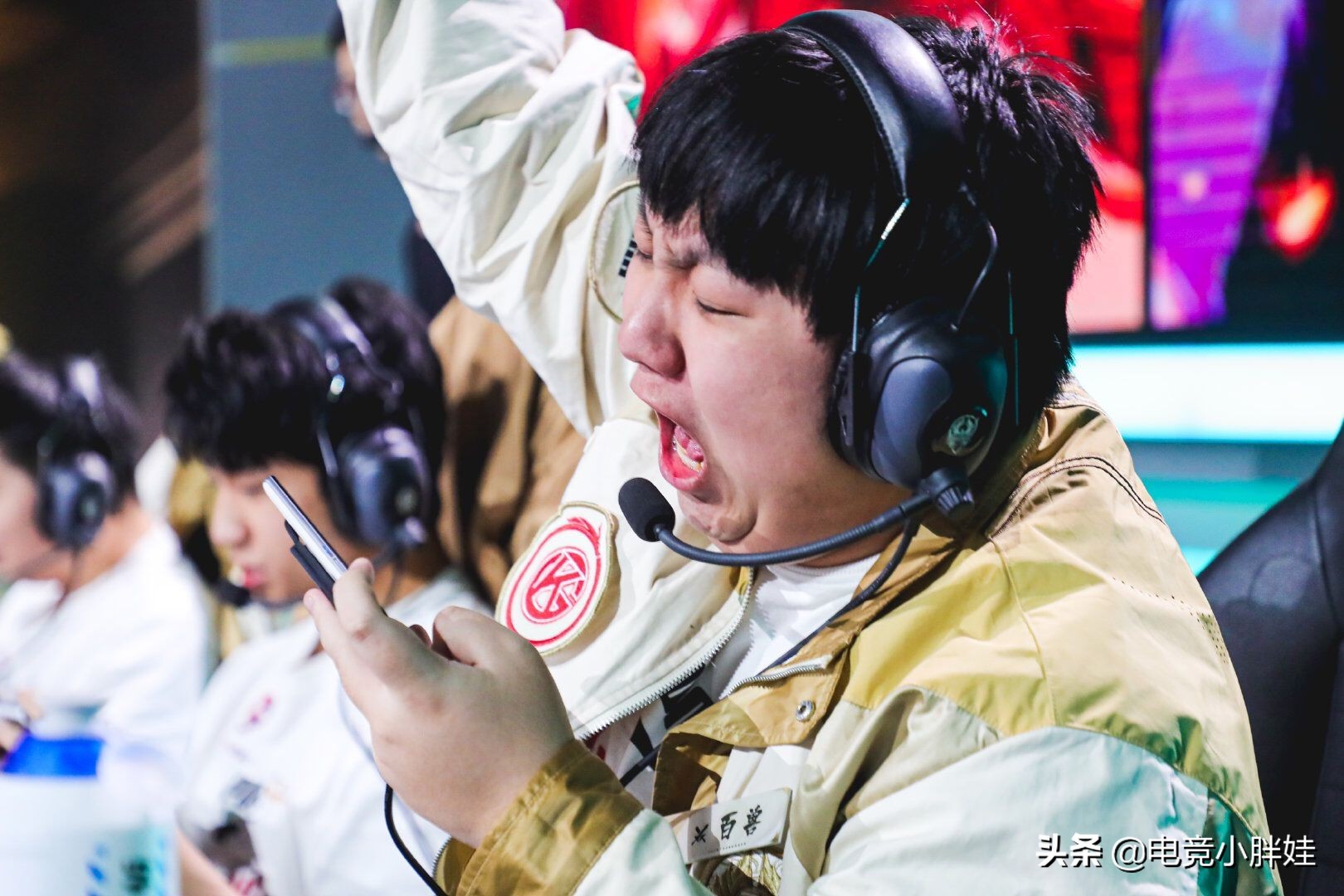 GK故意用BUG赢比赛？裁判却只让辅助卖掉宝石，网友：GK胜之不武