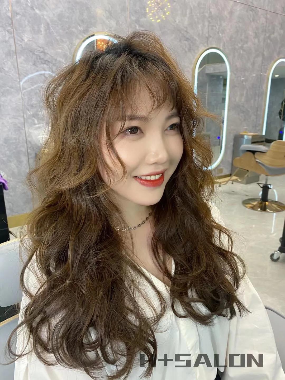 流行发色显白减龄长直发,中长发低调高级显白发色