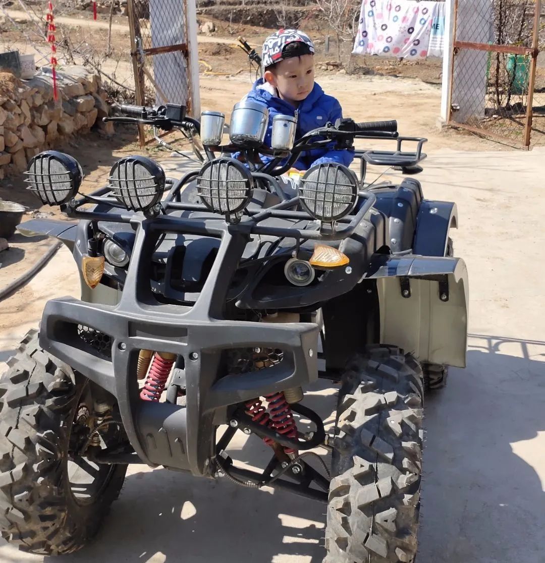 春暖三月“挖野菜”祖孙三代齐欢乐