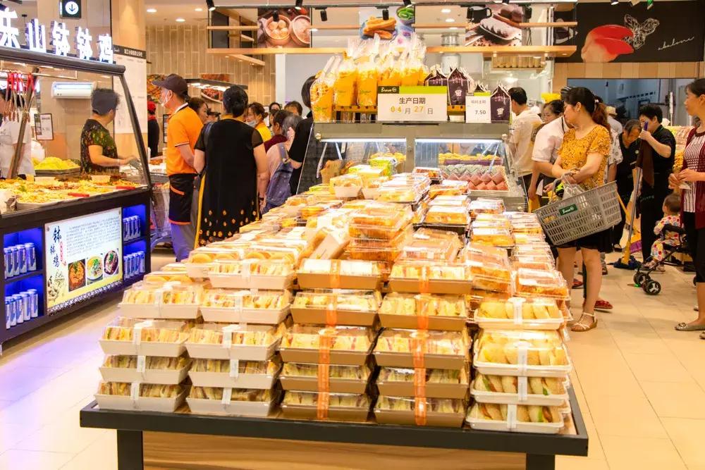 超市五一主题陈列,五一节超市入口创意陈列