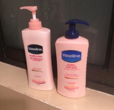 用了凡士林长毛的原因,使用凡士林皮肤变黑怎么办