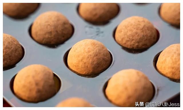 在李佳琦直播间买零食，是个划算的选择吗？