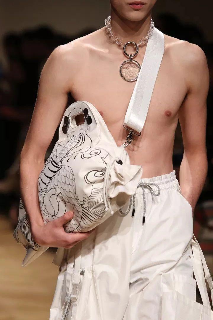 马克华菲时尚T恤,马克华菲巴黎时装周