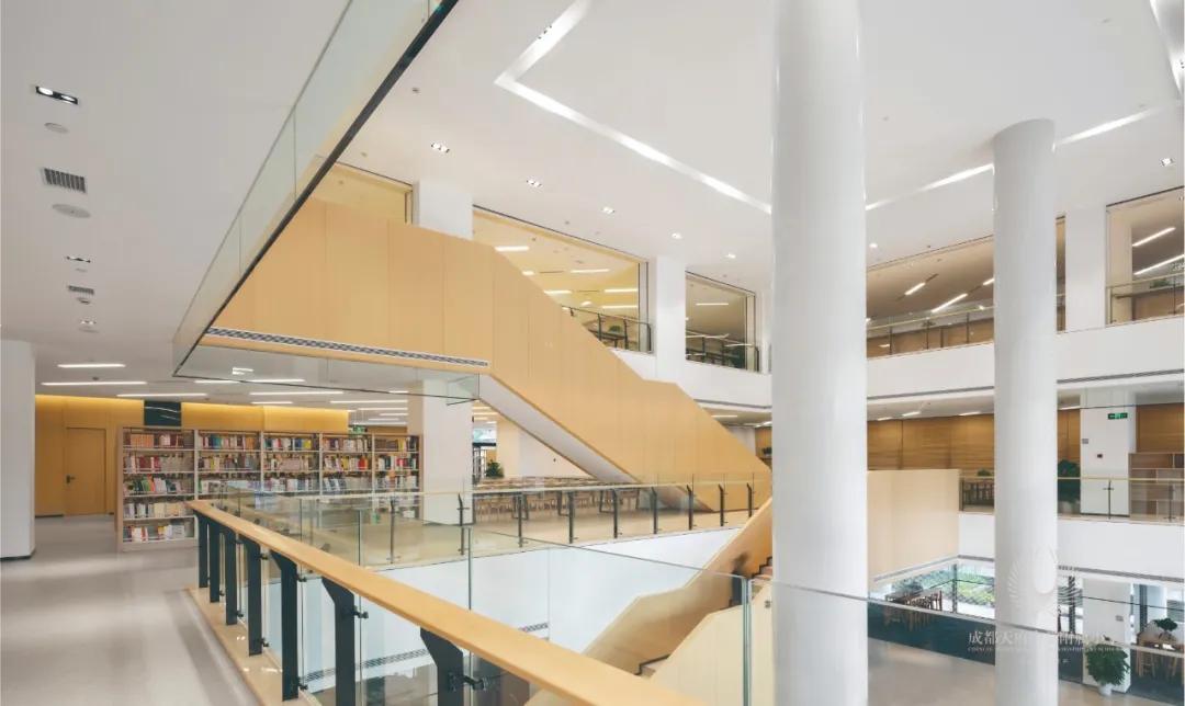 明年开学的天府中学附属小学怎么样？我们跟陆枋校长聊了聊