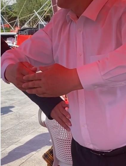 大衣哥被赶下舞台,大衣哥被直播回放完整版