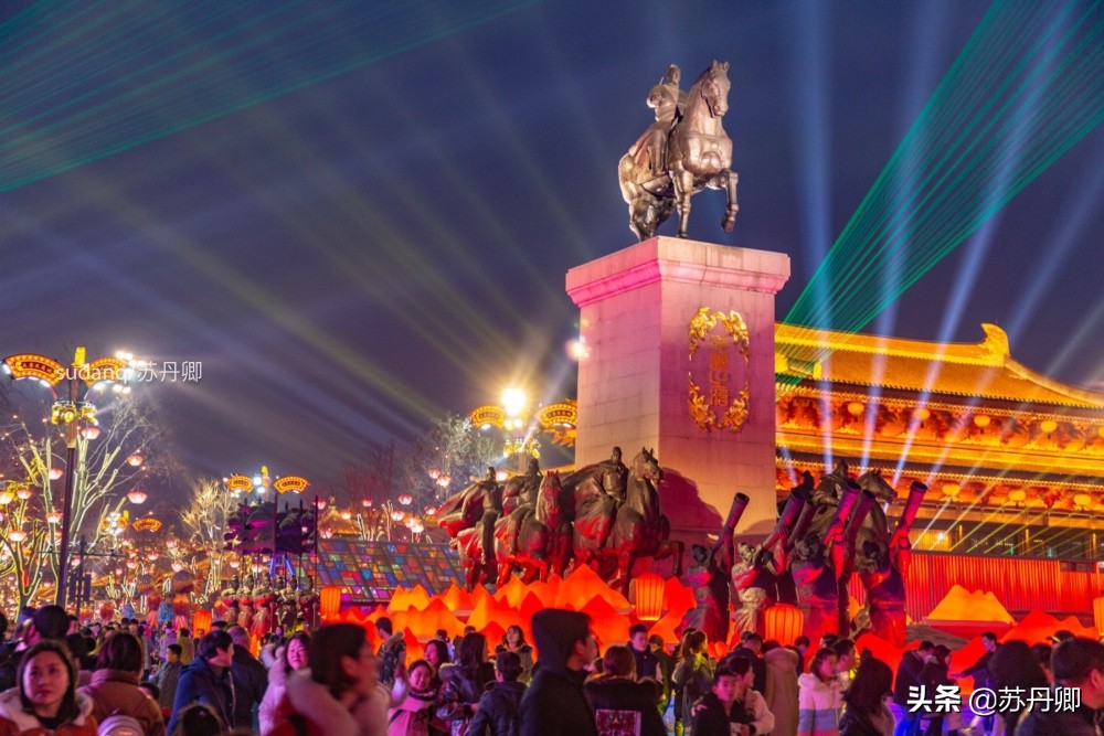 西安大唐不夜城又名灯具城,西安大唐不夜城有意思吗