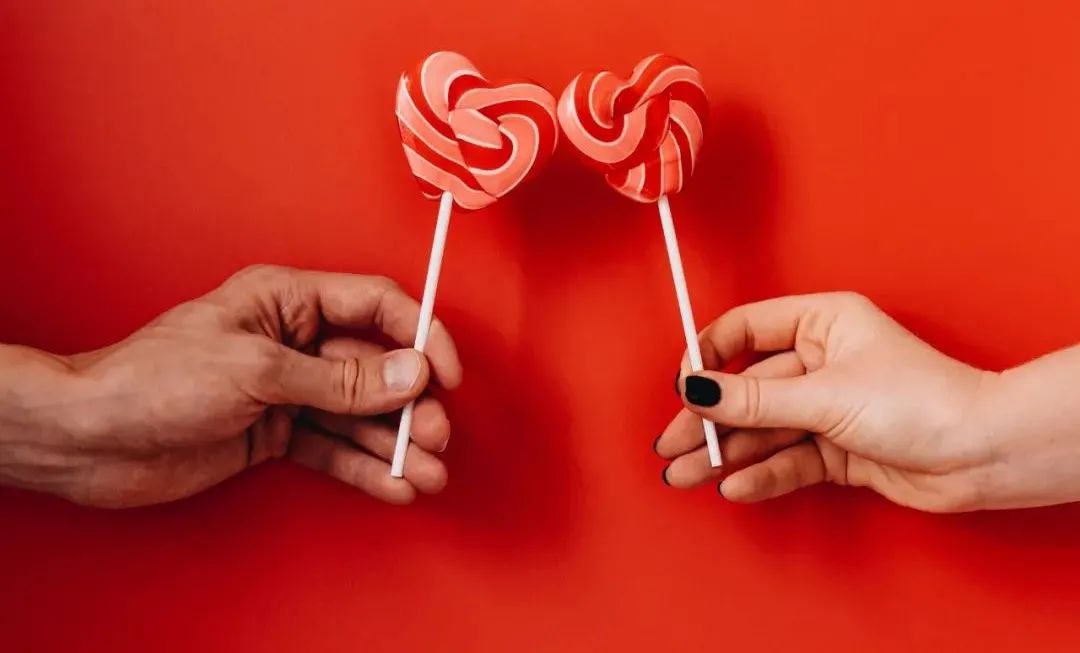 打死不相亲的单身男女，转头迷上“直播红娘”