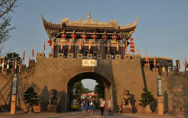 这个川中第一古镇仙气逼人，据说来过的女子回去之后都变漂亮了！