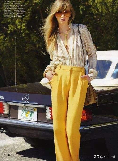芥黄色上衣配什么颜色裤子好看,桔黄色紧身裤子配什么上衣