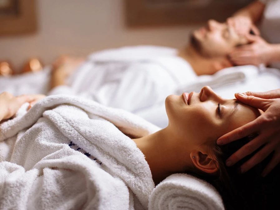 「健康游」运动还是养生？新亚洲体育城陪你度过冬日时光……