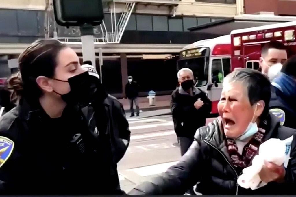 70岁老太暴打美国人,22岁男子当街暴打70岁的越战老兵