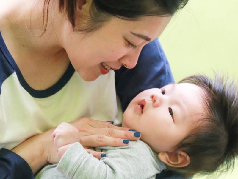 喂奶拍嗝的正确方法,如何正确喂奶和拍嗝