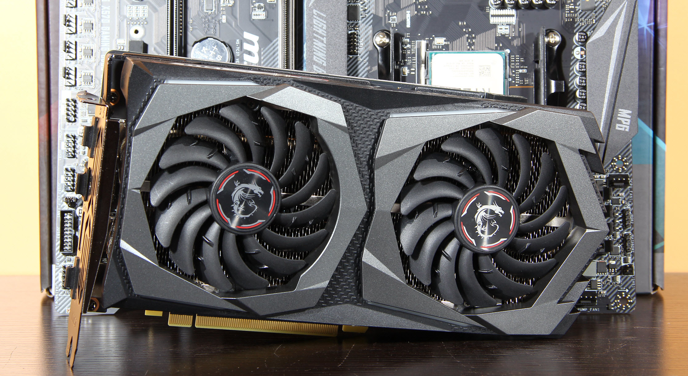 跳动的电竞之心，微星2060SUPER魔龙显卡评测