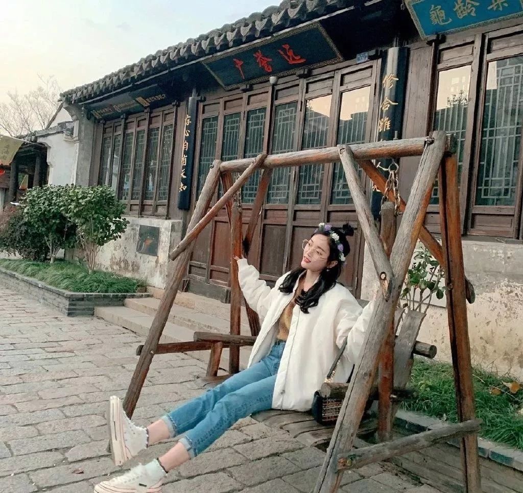 周洁琼穿砂糖匡威鞋,周洁琼鞋