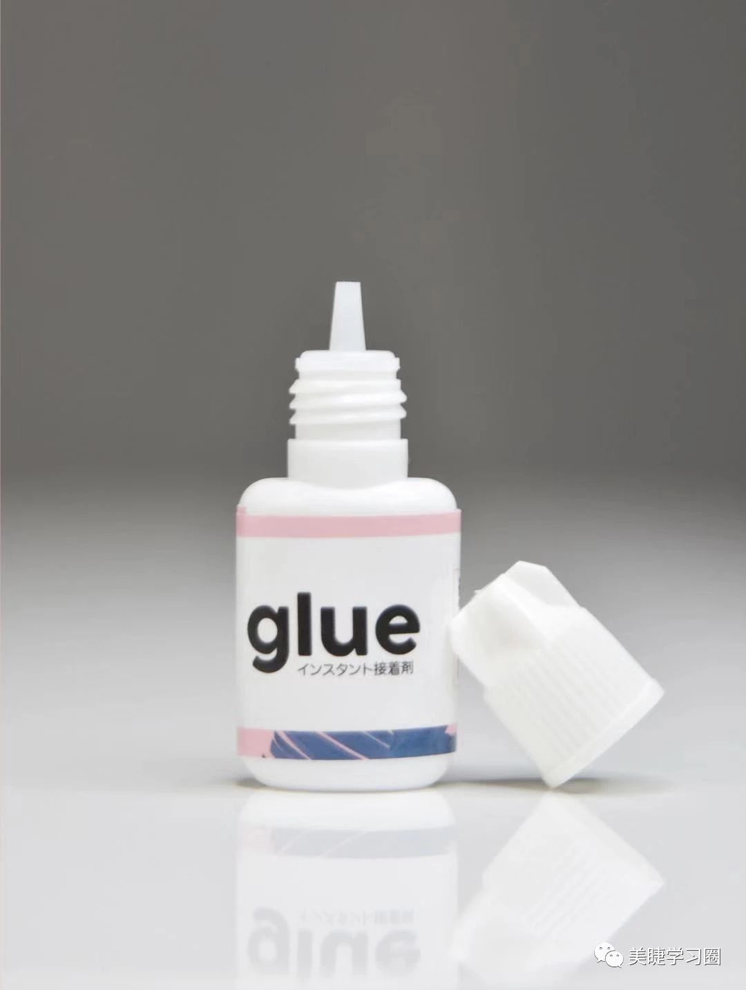 「理论」顾客皮肤、头发沾上胶水怎么办?