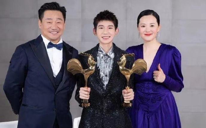 王源最新弹钢琴,王源所有弹钢琴视频