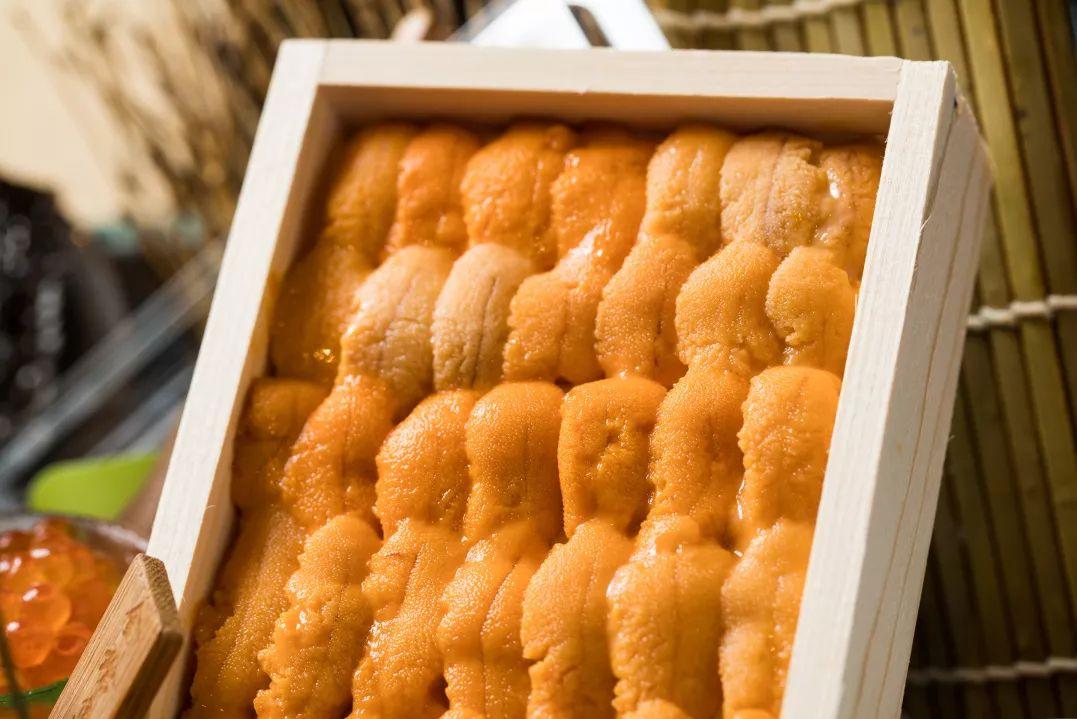 日式酒场大哥大出来营业了，凌晨3点还被小仙女围观