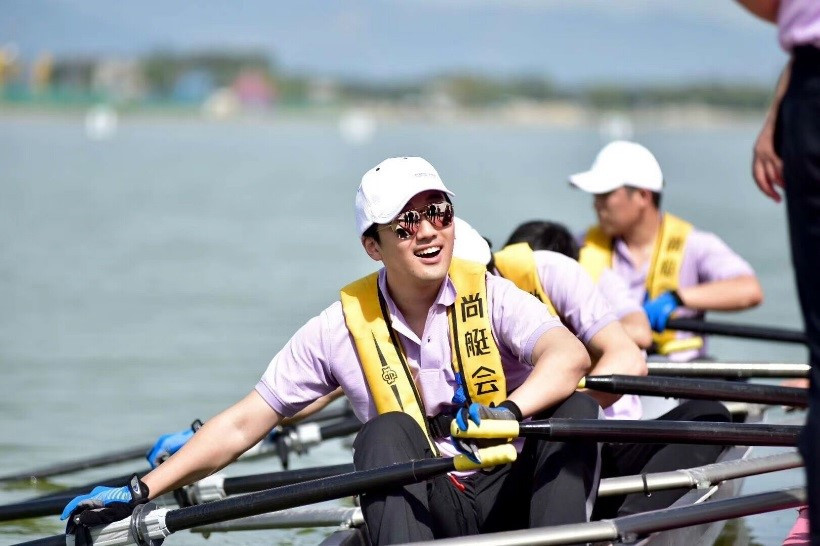 中天钢铁父子掌门：登高望远、脚踏实地，做企业如此，做人亦如是