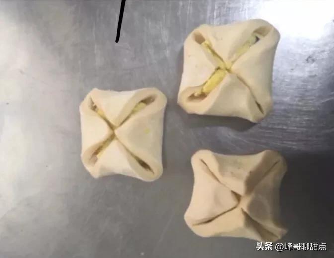 丹麦脆皮菠萝包,丹麦菠萝包半成品烘烤