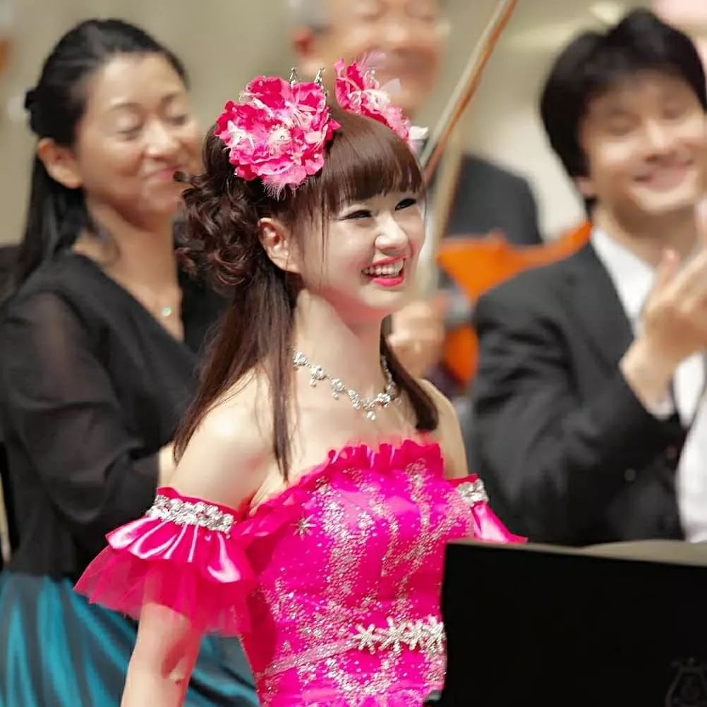 日本小姐姐被宠溺,日本小姐姐成长轨迹