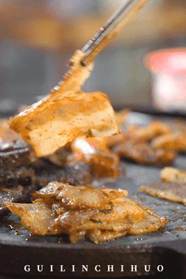 被安利了3年的长沙网红烤肉店，这回在桂林终于吃上了