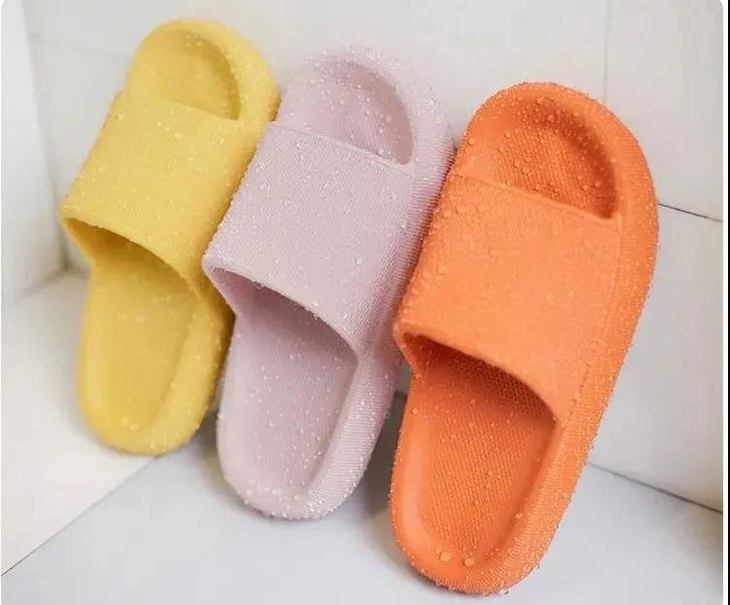 踩屎感拖鞋网红爆款显脚小,网红居家拖鞋软底