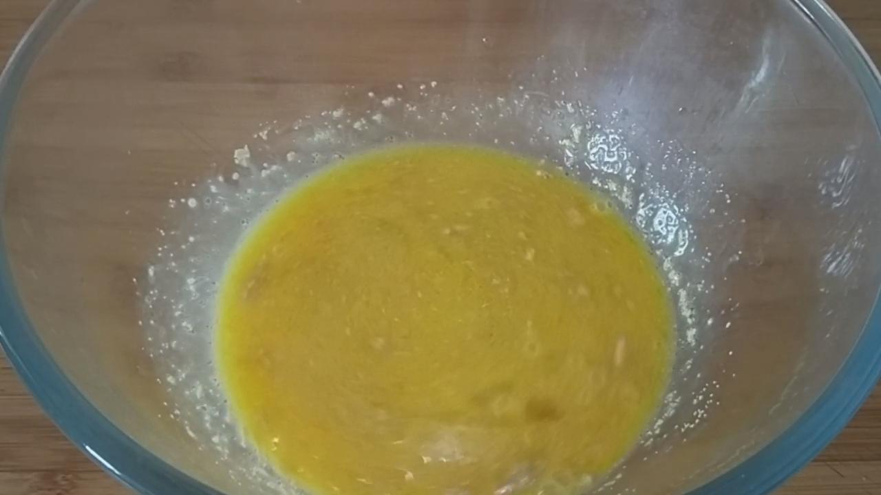 3个鸡蛋1碗面教你做面包不揉膜,面粉加鸡蛋简单做法