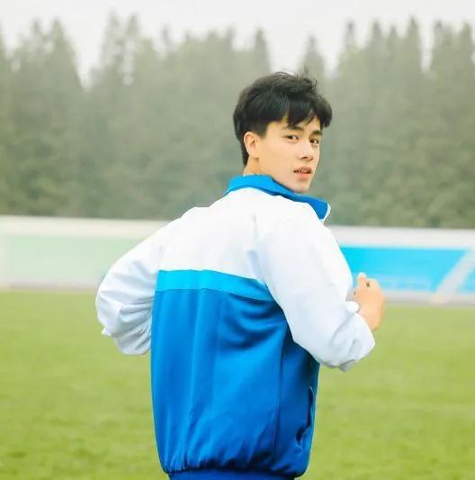 新加坡校服哪个好看,新加坡好看的校服