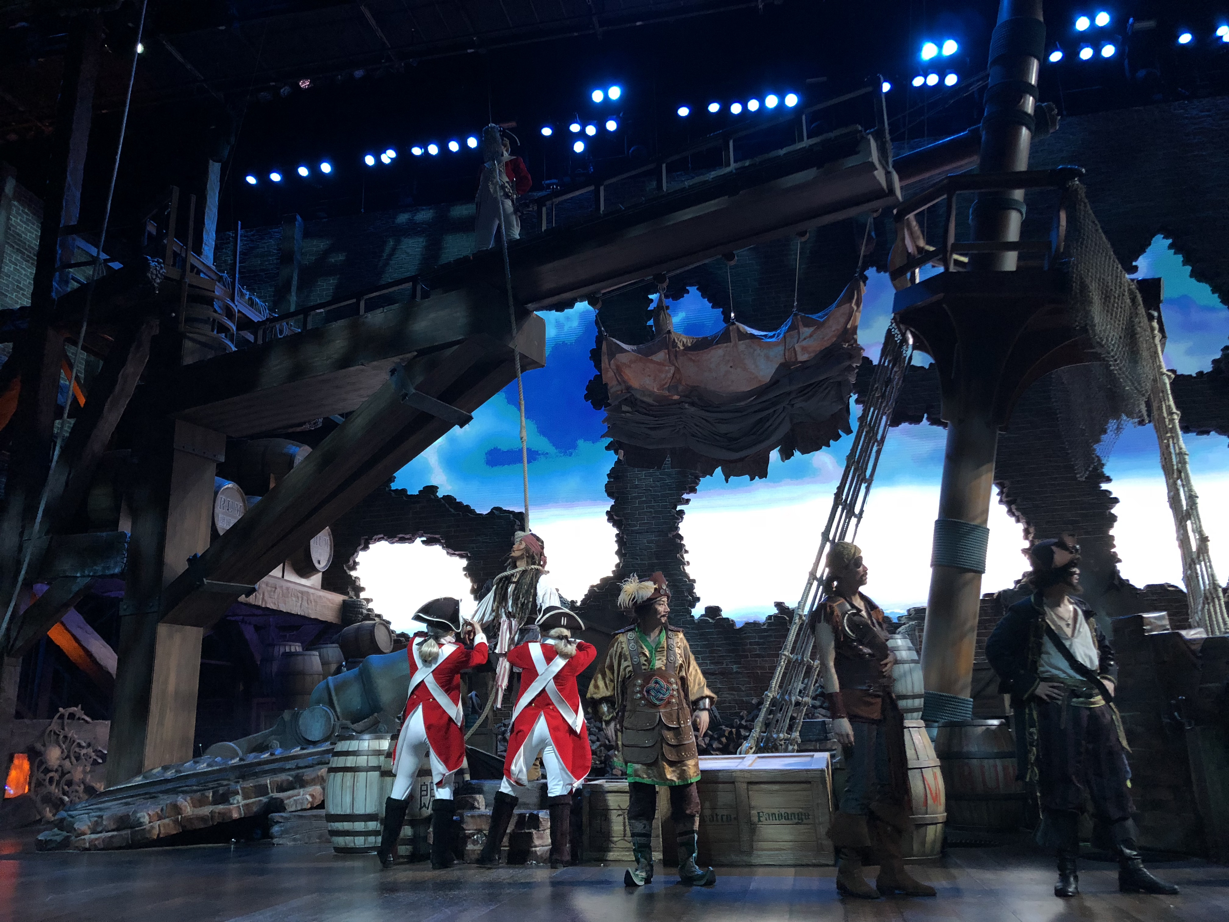 下雨天迪士尼值得去吗,雨天逛迪士尼攻略