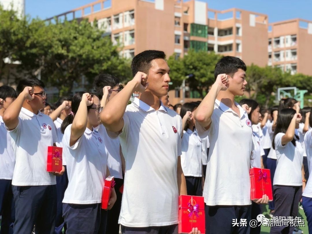 潮汕哪个学校校服最好看,潮汕校服排名前十