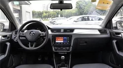 买斯柯达昕锐是掀背吗,大众桑塔纳落地价斯柯达昕锐