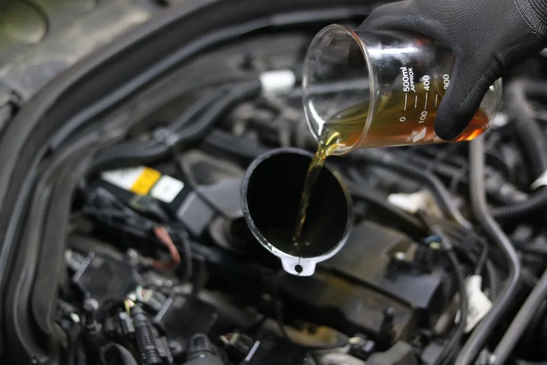 怪兽改造跑车视频,宝马f20120改装