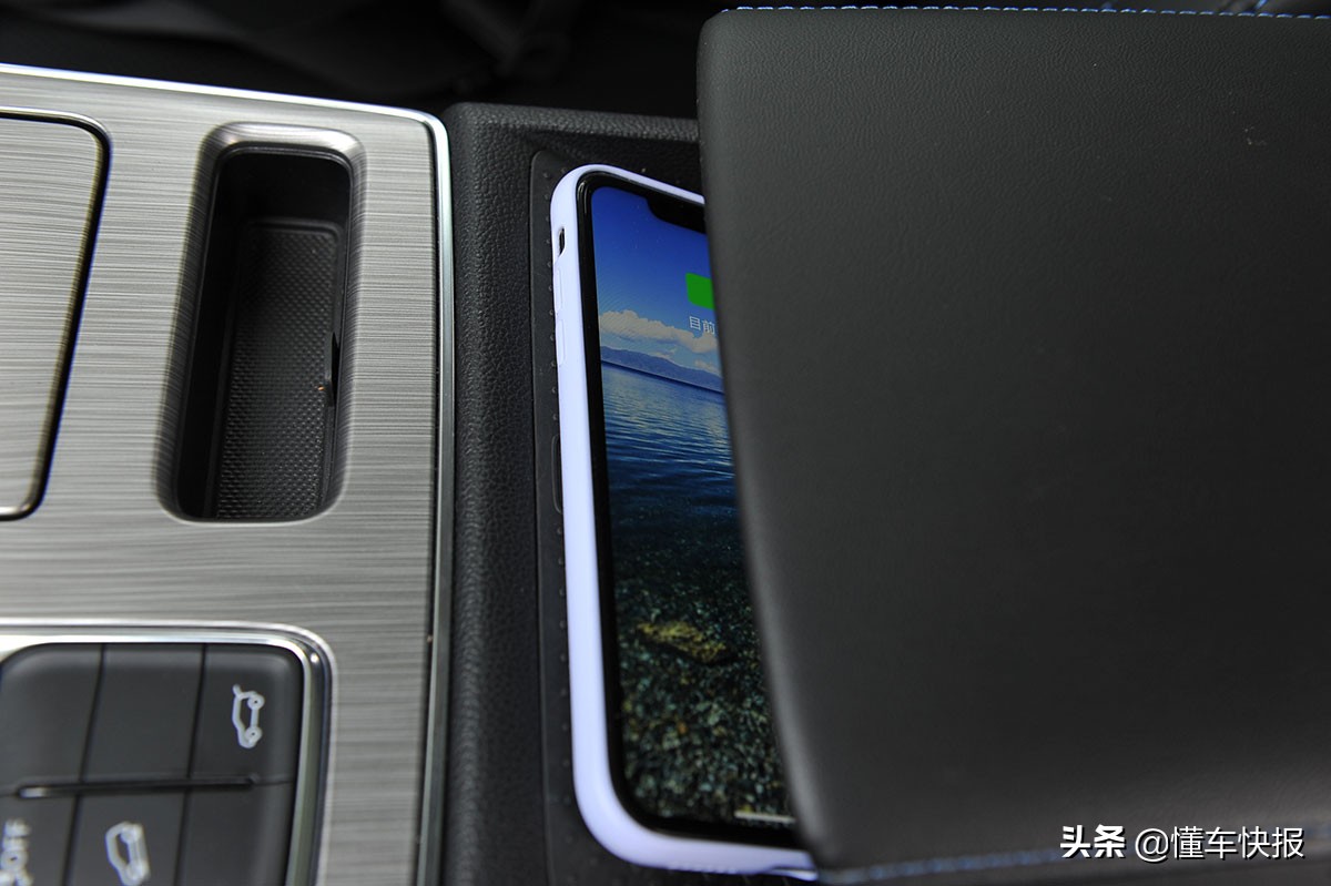 新款suv全新荣威rx5plus,体验感和颜值很高的车