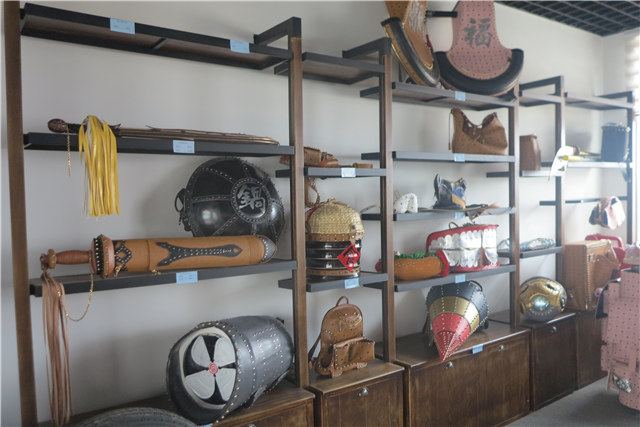 皮包，只有你想不到的，没有他做不出的，这个网红有一套