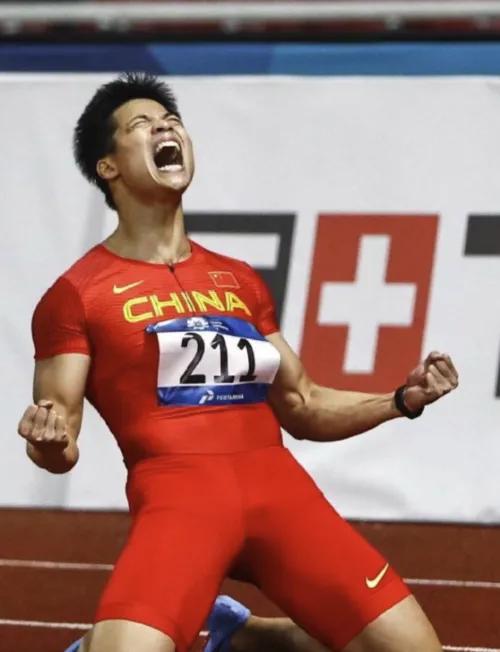 100米白人最快纪录9秒92,100米11秒17.800米什么水平