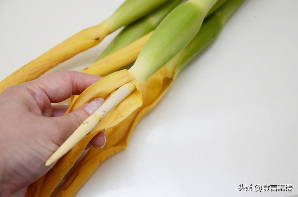 芋头的花在云南也是道好菜，做不好会麻嘴，这样做保证安全又好吃