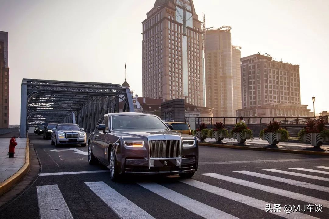 亲身体验劳斯莱斯,300多万的豪华堡垒开起来是什么感觉?