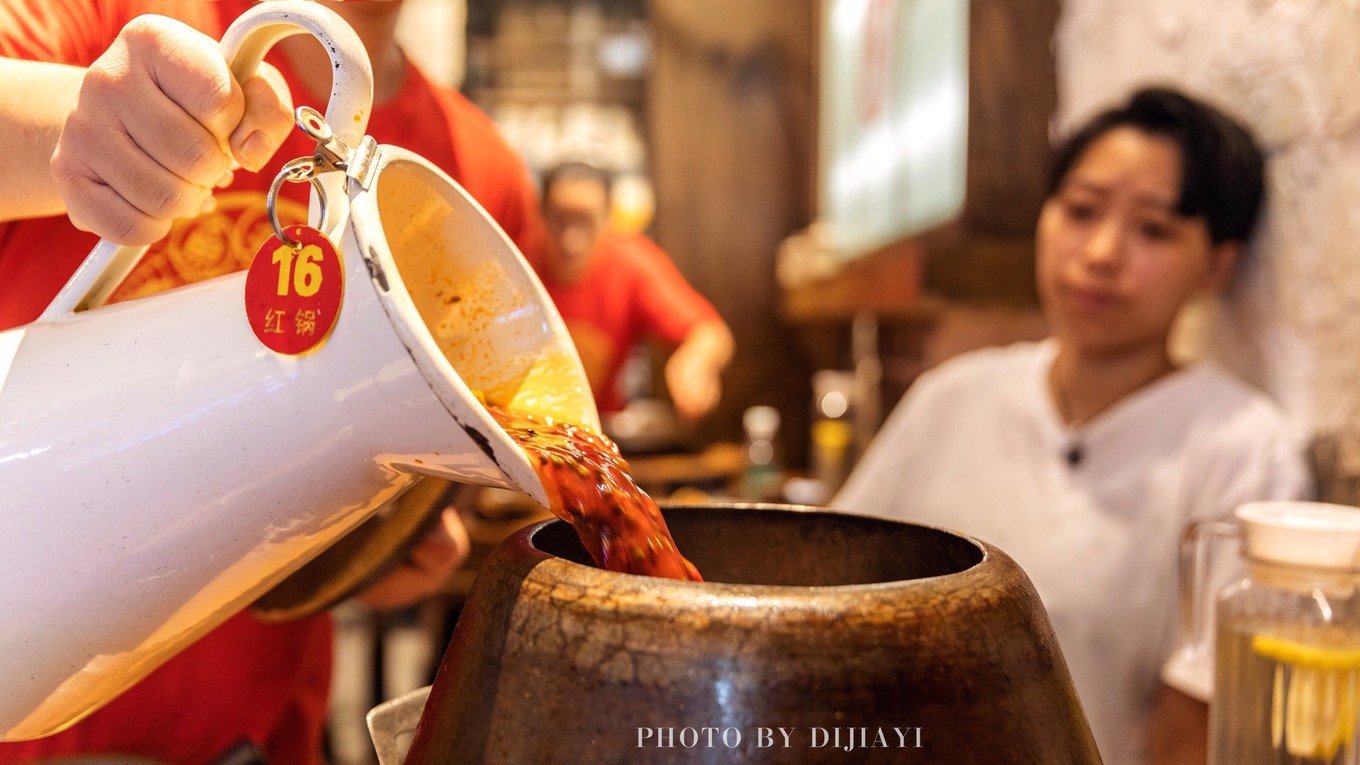 成都人气最旺的网红美食了解一下,成都万年场美食网红店