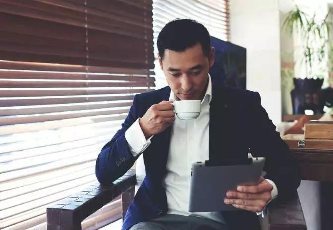 吹空调嗓子干痒咳嗽怎么才能解决,吹空调喉咙痒咳嗽