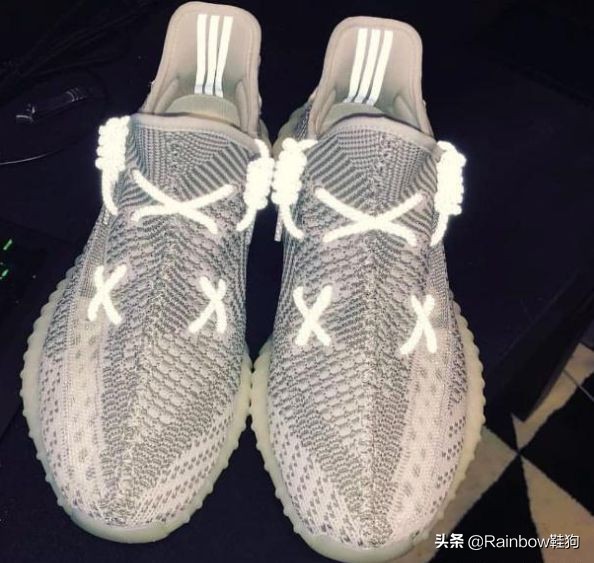 我穿搭学抖音钟爱黑丝配AJ这个社交娱乐至上的时代有何不可?