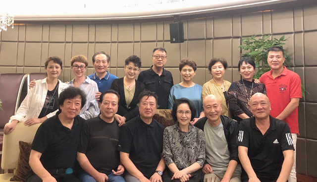 80年代长影厂花旦小生再聚会如今宋晓英64刘之冰56傅艺伟55岁