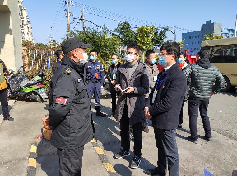 遇上硬茬!温州洞头这个小区把区委书记和记者拒在门外