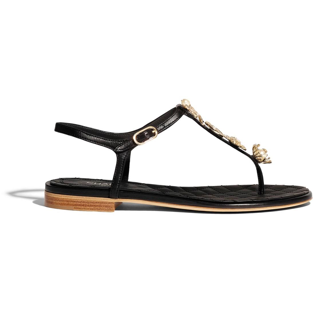 今年最火的4款凉鞋清爽又时髦,今年最流行的凉鞋爆款