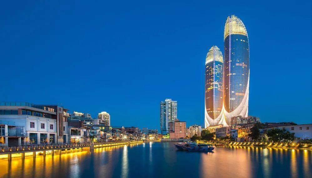 厦门海峡世茂双子塔哪一年建成的,厦门地标双子大厦地址